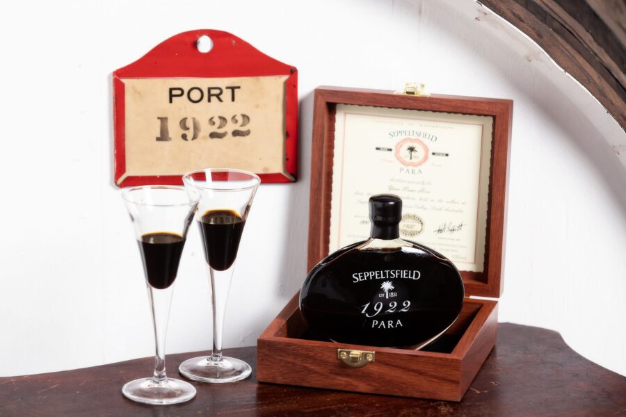 Landmark Wine: 1922 Seppeltsfield Para Liqueur Port