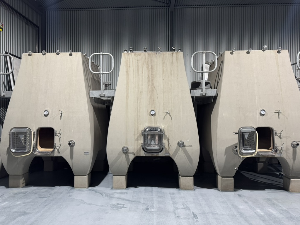 Open-top concrete fermenters